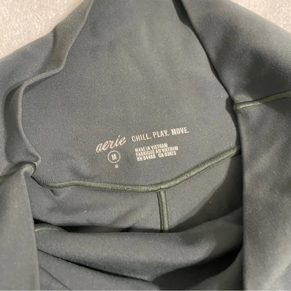Aerie Real Me Crossover Bike Shorts - Green - Picture 5 of 5